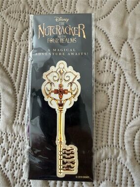 📖✨ Disney’s The Nutcracker and the Four Realms Collectible Tassel Bookmark ✨📖
